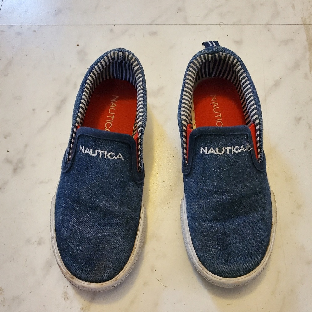 Slip on sneakers